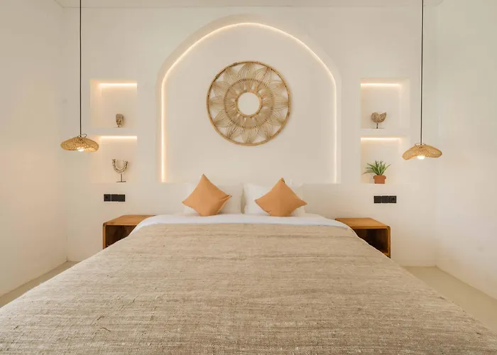 Tropical 2br W/ Rooftop & Private Pool ウンガサン