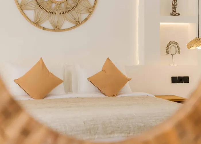Tropical 2br W/ Rooftop & Private Pool 別荘 ウンガサン