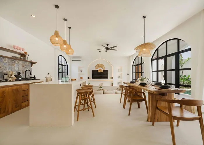 別荘 Tropical 2br W/ Rooftop & Private Pool ウンガサン