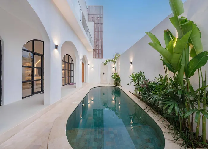 別荘 Tropical 2br W/ Rooftop & Private Pool