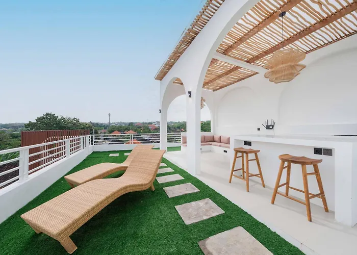 Tropical 2br W/ Rooftop & Private Pool *