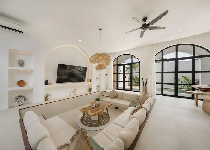 別荘 Tropical 2br W/ Rooftop & Private Pool