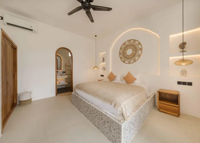 Tropical 2br W/ Rooftop & Private Pool *