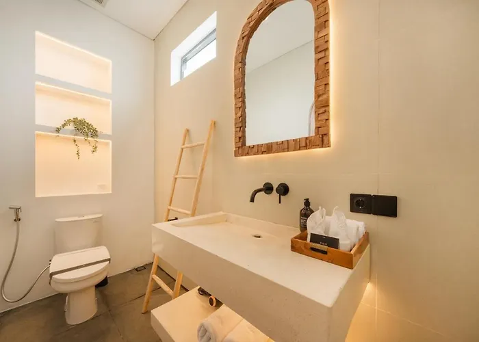 別荘 Tropical 2br W/ Rooftop & Private Pool