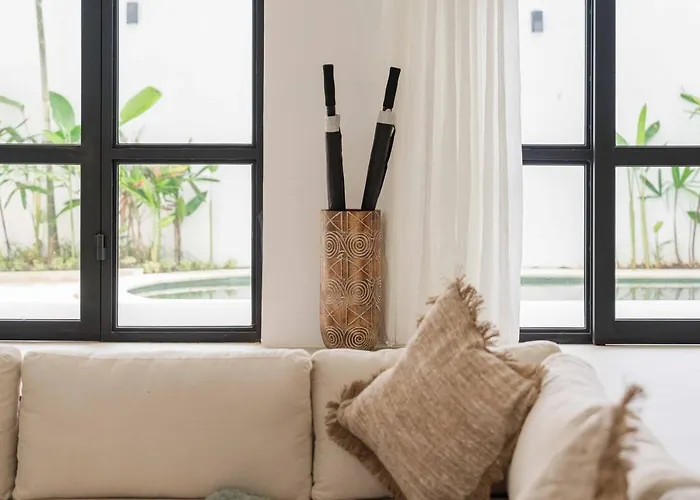 Ferienhaus Tropical 2br W/ Rooftop & Private Pool