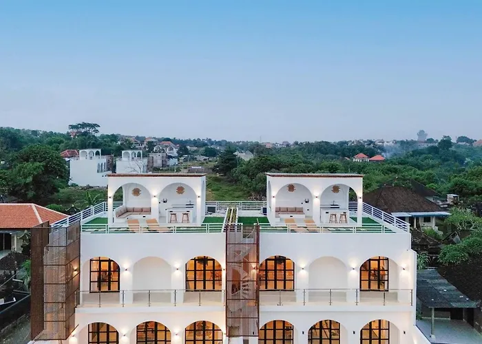 Tropical 2br W/ Rooftop & Private Pool ウンガサン