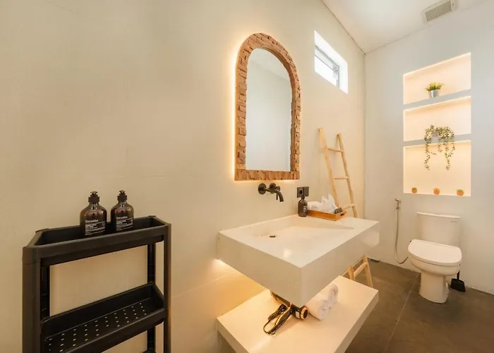 Tropical 2br W/ Rooftop & Private Pool ウンガサン