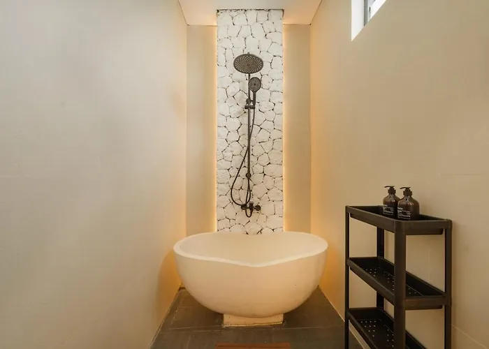 Tropical 2br W/ Rooftop & Private Pool Ungasan