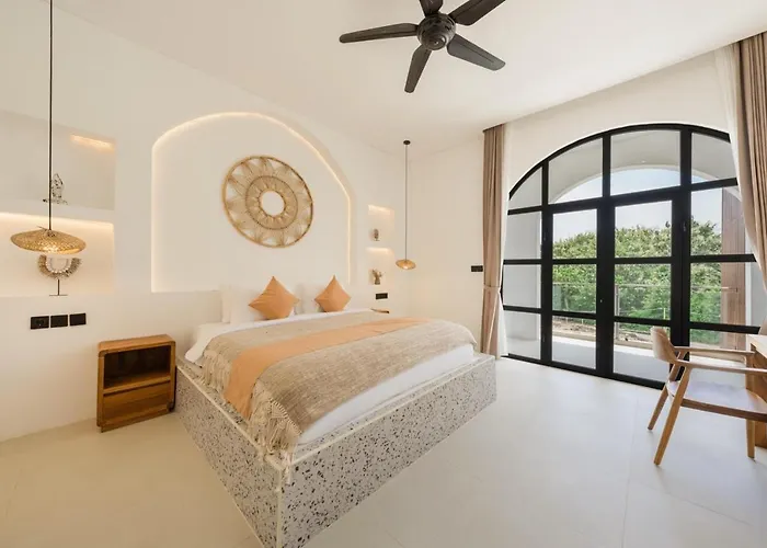 Tropical 2br W/ Rooftop & Private Pool