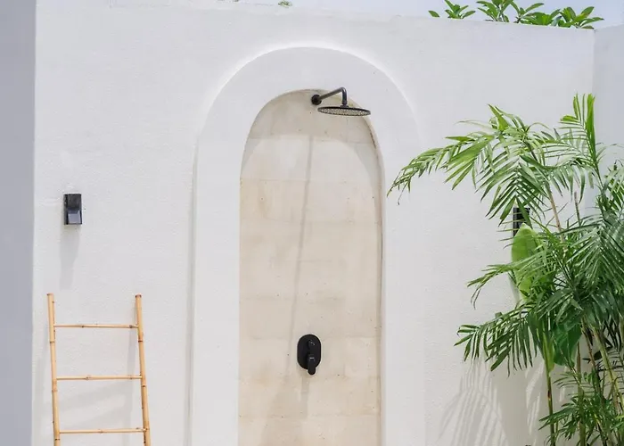 Tropical 2br W/ Rooftop & Private Pool * ウンガサン