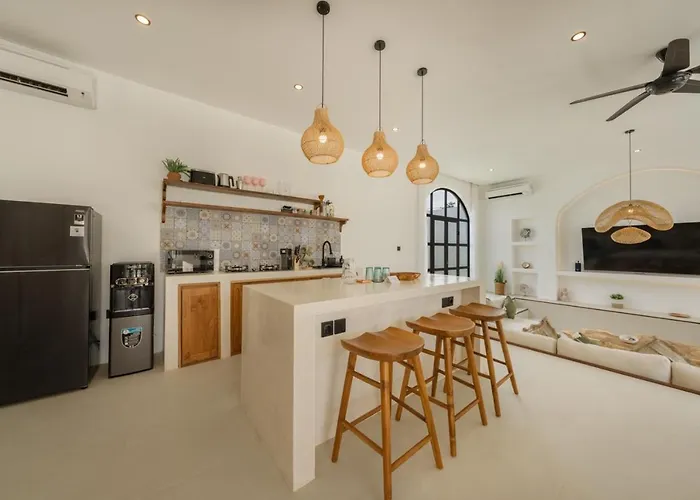別荘 Tropical 2br W/ Rooftop & Private Pool *