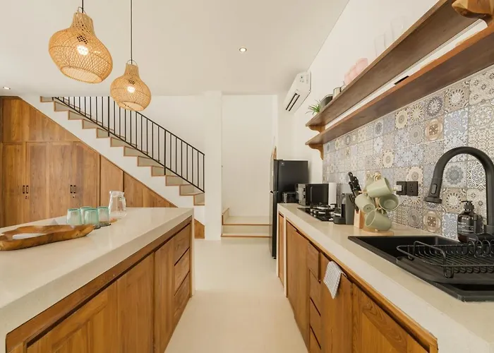 Tropical 2br W/ Rooftop & Private Pool